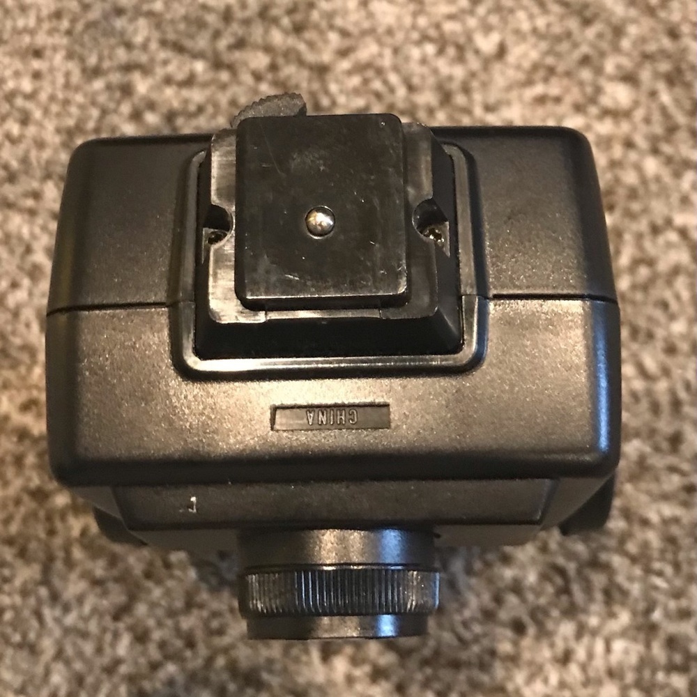 UNTESTED- Lot of 2 - Vivitar Auto Camera Flash 252 w/case and 283 Camera Flash - Picture 7 of 11